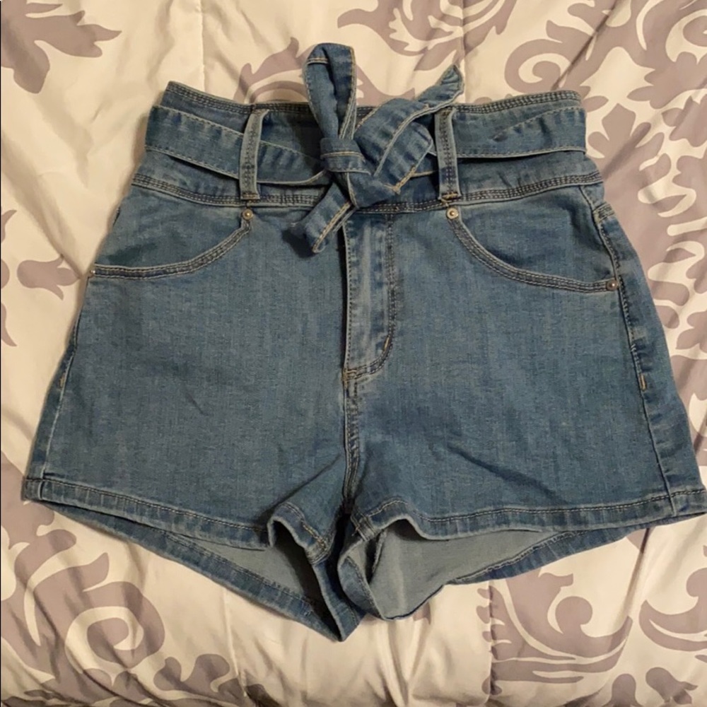 Tie Belt Jean Shorts